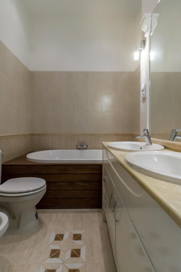 Spacious Riverside Residency - Magnificent View Βουδαπέστη Εξωτερικό φωτογραφία